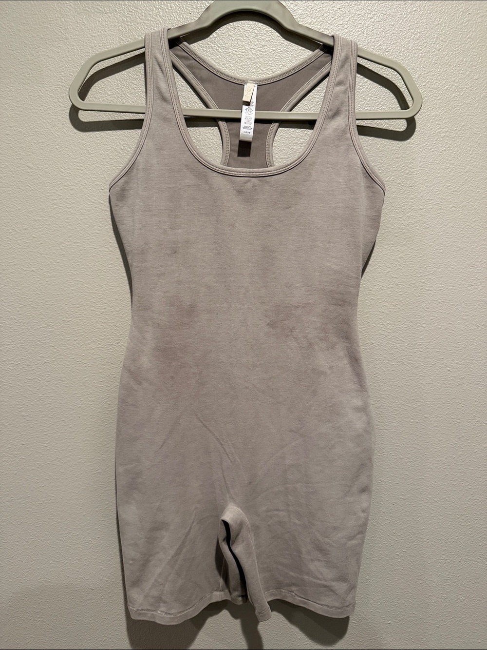 Skims Mid Thigh Body Suit Size: Large